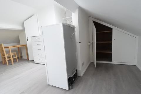 Studio to rent, High Street, Harlesden / Willesden Junction NW10
