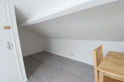 Studio to rent, High Street, Harlesden / Willesden Junction NW10