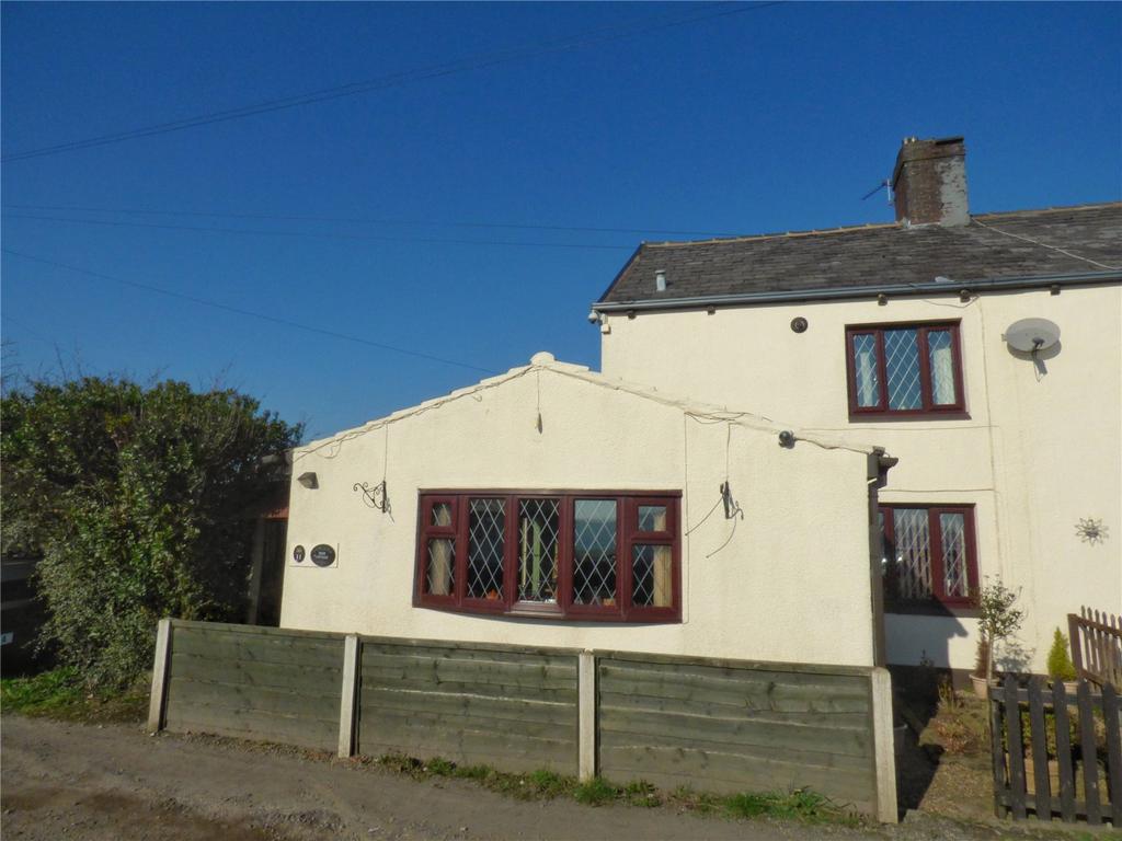 Higher Counthill, Moorside, Oldham, Lancashire, OL4 2 bed terraced