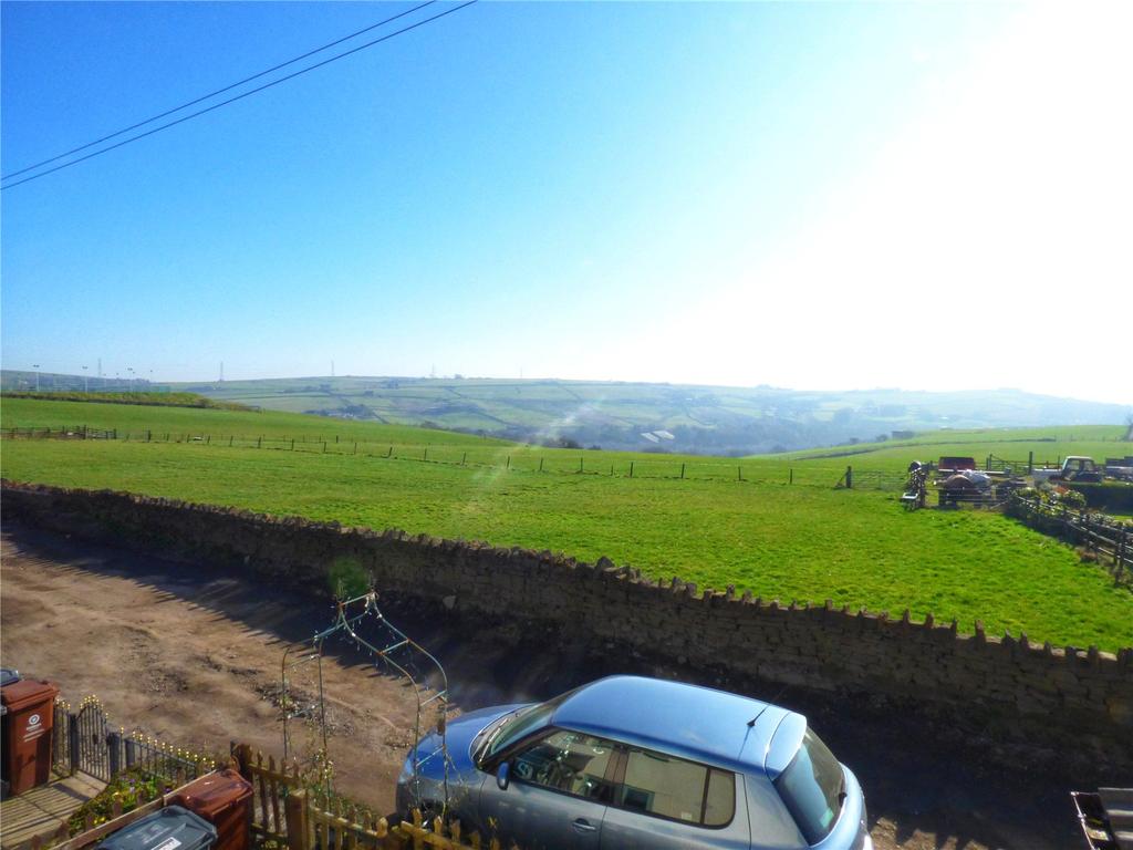Higher Counthill, Moorside, Oldham, Lancashire, OL4 2 bed terraced