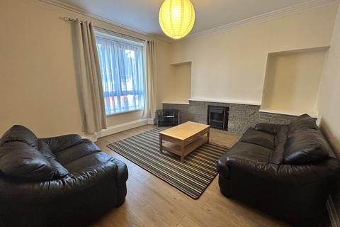 1 bedroom flat to rent, 2 Walker Place, Torry, Aberdeen, AB11 8BQ