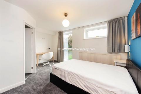 undefined, Carlisle Close, Kingston Upon Thames