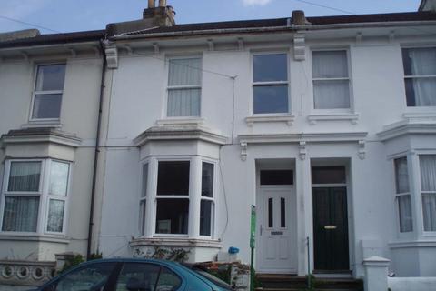 3 bedroom terraced house to rent, Hastings Road, Lewes Road