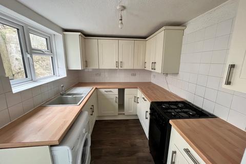 3 bedroom terraced house to rent, Hastings Road, Lewes Road