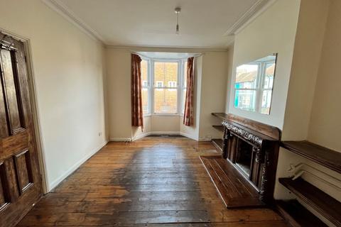 3 bedroom terraced house to rent, Hastings Road, Lewes Road