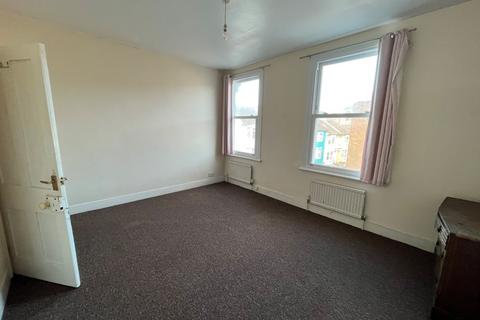 3 bedroom terraced house to rent, Hastings Road, Lewes Road