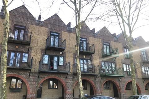 undefined, Greenland Quay, London, SE16