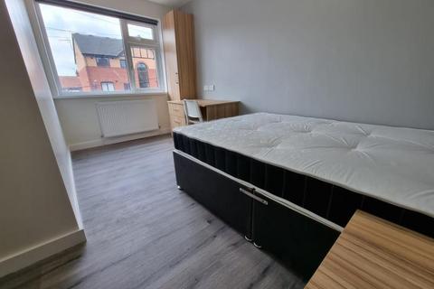 3 bedroom terraced house to rent, Hessle Road, Hyde Park, Leeds LS66 1EH