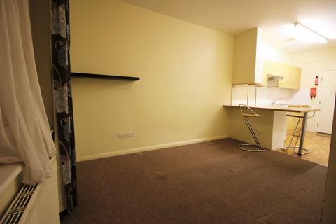 1 bedroom flat to rent, Sangley Road, London SE6