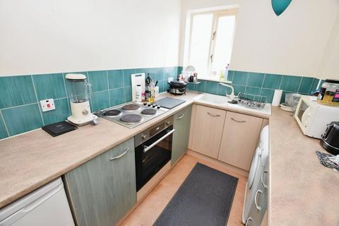 2 bedroom flat to rent, Trinity Court, Cleminson Street, Salford, M3