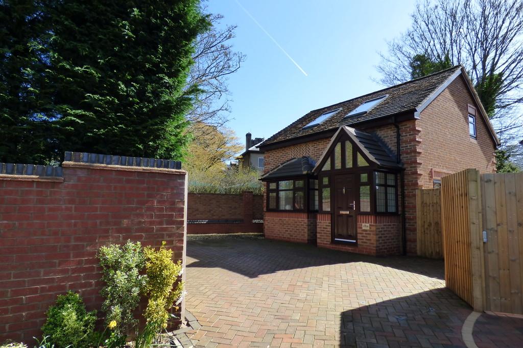 Rowley Hall Drive, Stafford 2 bed detached house £255,000