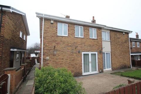 3 bedroom semi-detached house to rent, Foss Walk, Castleford