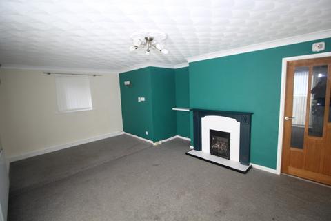 3 bedroom semi-detached house to rent, Foss Walk, Castleford