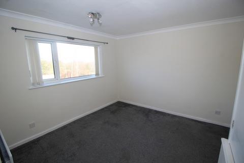 3 bedroom semi-detached house to rent, Foss Walk, Castleford
