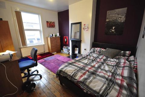 undefined, Harold Grove, Hyde Park, Leeds LS6 1PH