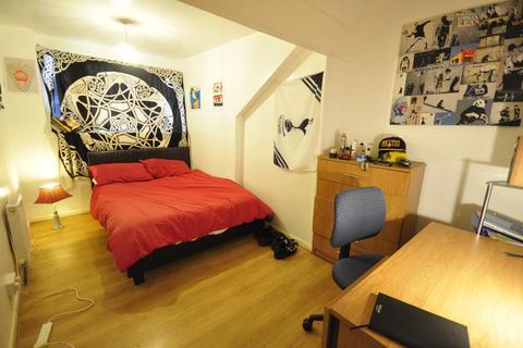 undefined, Harold Grove, Hyde Park, Leeds LS6 1PH