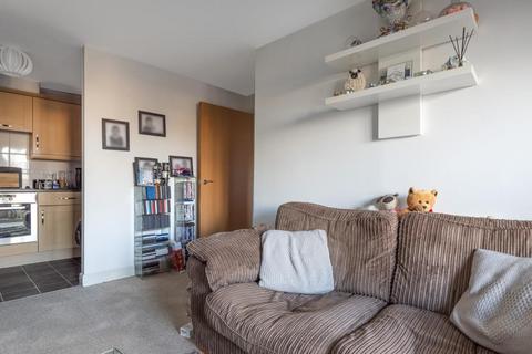 2 bedroom apartment to rent, Kelvin Gate,  Bracknell,  RG12