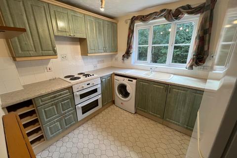 2 bedroom flat to rent, Aldershaws, Dickens Heath, Solihull, West Midlands, B90