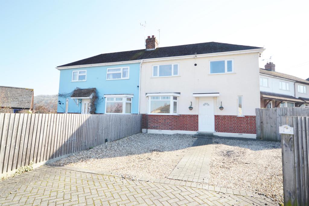Rosebery Park, Dursley, GL11 4NS 2 bed semidetached house £185,000