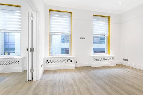 3 bedroom house to rent, Chenies Mews, London, WC1E
