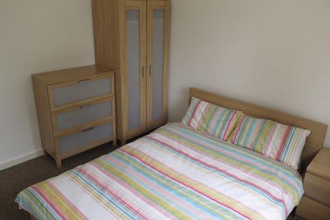 1 bedroom in a house share to rent, Modern Double Room, Freshly Decorated within Shared House