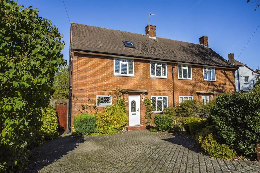 Parkwood View, Banstead 3 bed semidetached house £499,950