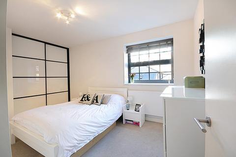 2 bedroom apartment to rent, Bermondsey Street, London Bridge