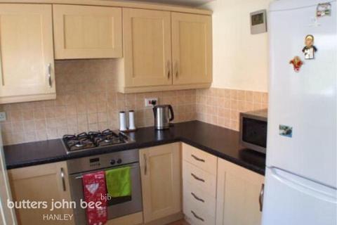 3 bedroom semi-detached house to rent, Festival Close, Stoke-on-trent