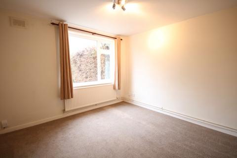 3 bedroom terraced house to rent, Wren Close, Melton Mowbray