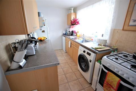 3 bedroom end of terrace house to rent, High Dells, Hatfield