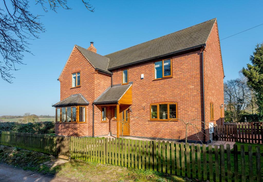 Pailton, Rugby, Warwickshire 4 bed detached house £450,000