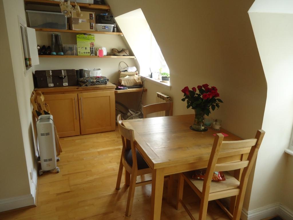 Apartment in Archway - View 3