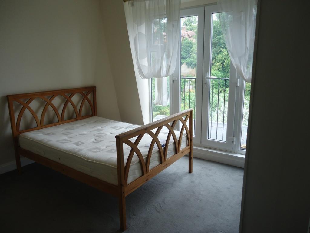 Apartment in Archway - View 5