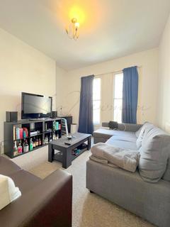 3 bedroom flat to rent, Upper Richmond Road, Putney, SW15