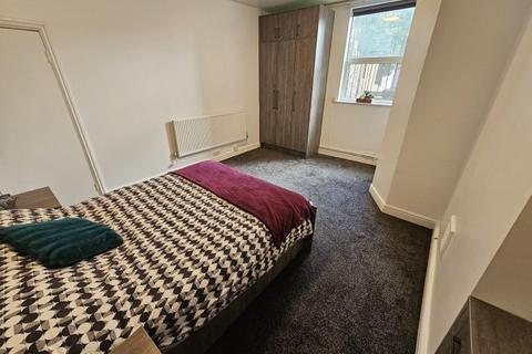 1 bedroom flat to rent, Hanover Square, University,Leeds,LS3 1AP