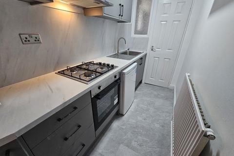 1 bedroom flat to rent, Hanover Square, University,Leeds,LS3 1AP