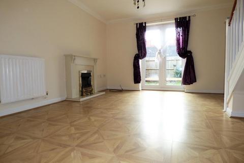 2 bedroom terraced house to rent, Morgan Close, Luton, LU4 9GN