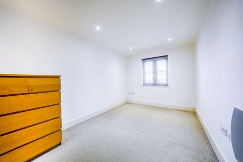 2 bedroom flat to rent, Very Spacious Two Bedroom Apartment in Putney Wharf Development