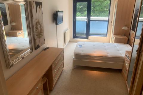 2 bedroom apartment to rent, Carisbrooke Road, Leeds, West Yorkshire, LS16