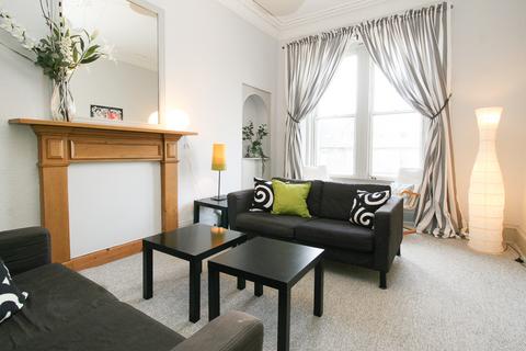 2 bedroom flat to rent, Leith Walk, Edinburgh EH6