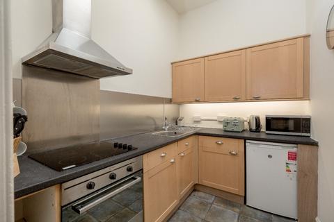 3 bedroom flat to rent, Lochrin Place, Tollcross, Edinburgh, EH3