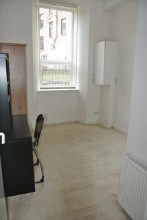 2 bedroom flat to rent, 230 North Woodside Road, Glasgow G20