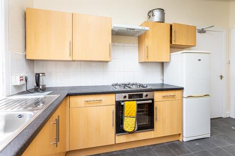 3 bedroom flat to rent, Dalkeith Road, Newington, Edinburgh, EH16