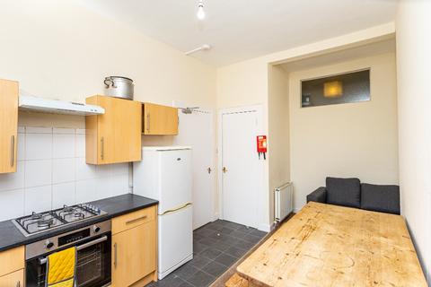 3 bedroom flat to rent, Dalkeith Road, Newington, Edinburgh, EH16