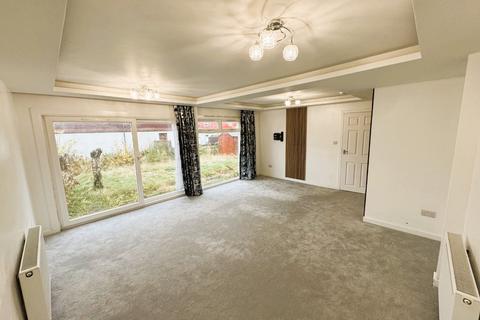 4 bedroom detached house for sale, 6 Carlyle Court