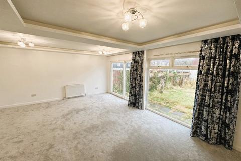 4 bedroom detached house for sale, 6 Carlyle Court
