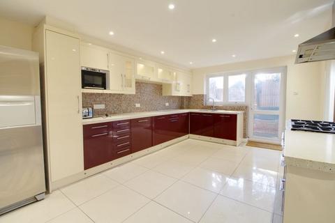 6 bedroom detached house to rent, Acorn Lane, Cuffley EN6