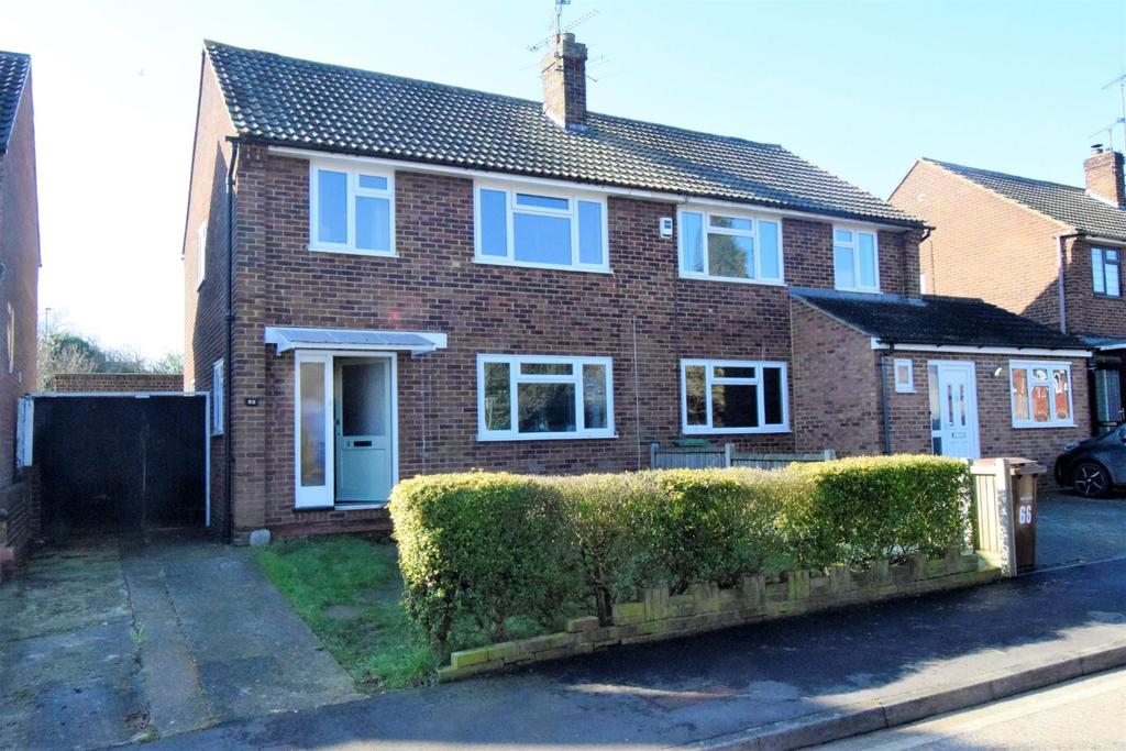 Parkfield Road, Rainham 3 bed semidetached house £1,000 pcm (£231 pw)