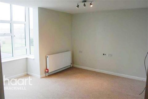 Studio to rent, Great Hollands Square, Bracknell
