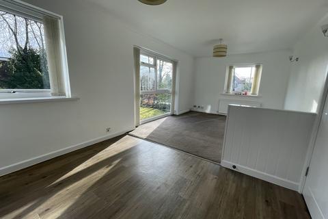 2 bedroom flat to rent, Ravenswood Court, Bramhall Lane, Davenport